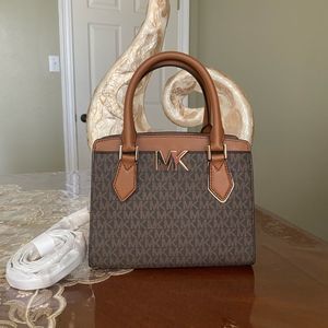 Michael Kors MD messenger MOTT bag